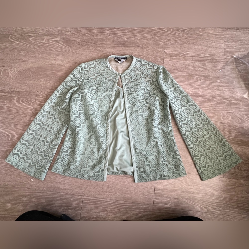 Kay Unger 2 piece Light Green Lace Blazer and tank top